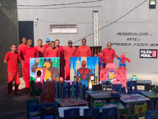 Photo of Creche de Perdões recebe mais de 100 itens em madeira fabricados por presos de Lavras