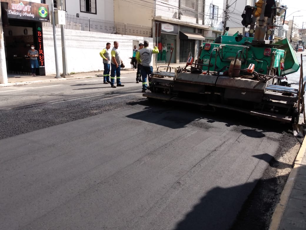 Photo of Prefeitura de Lavras continua trabalho de recuperação das vias